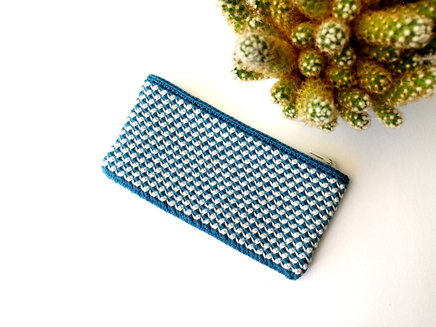 Crochet zipper pouch for sunglasses Caroline