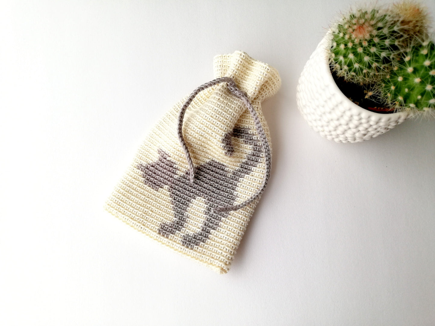 Tapestry crochet drawstring bag with a cat