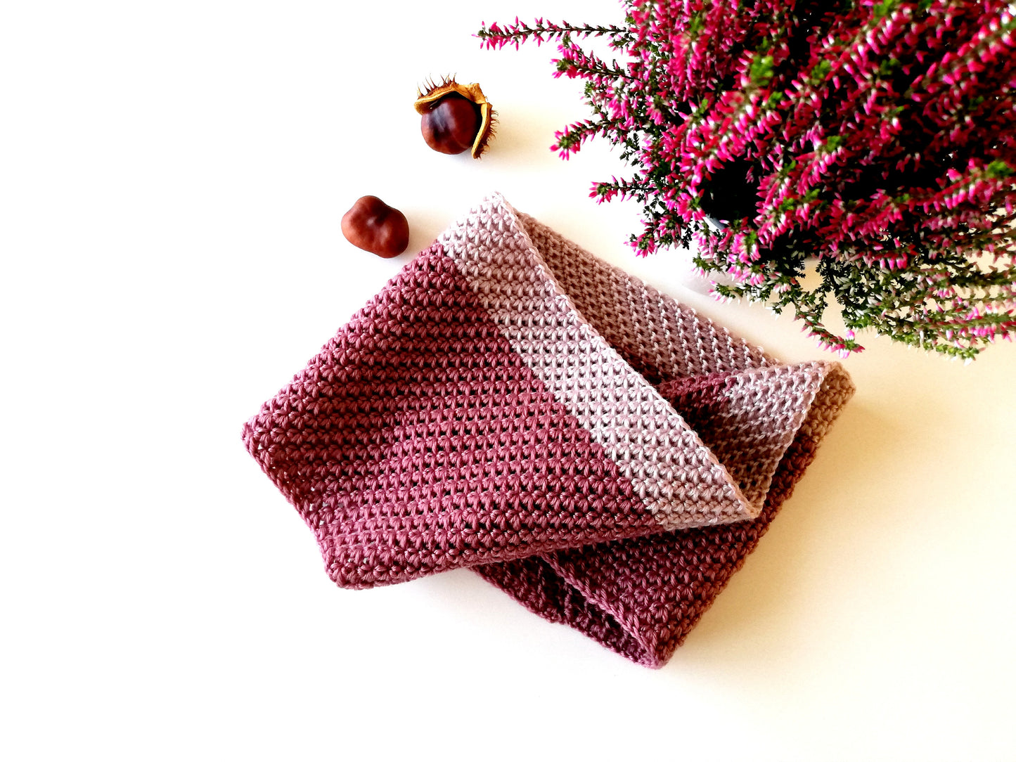 Crochet cowl Scarlett