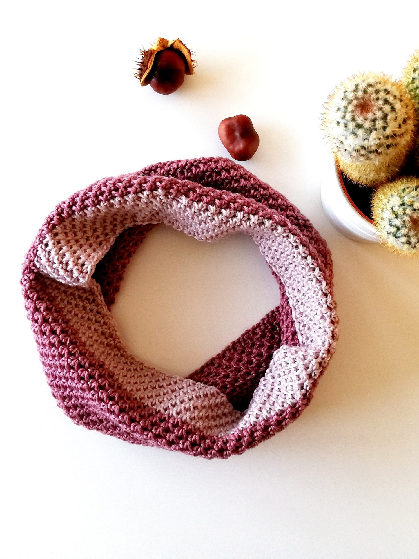 Crochet cowl Scarlett