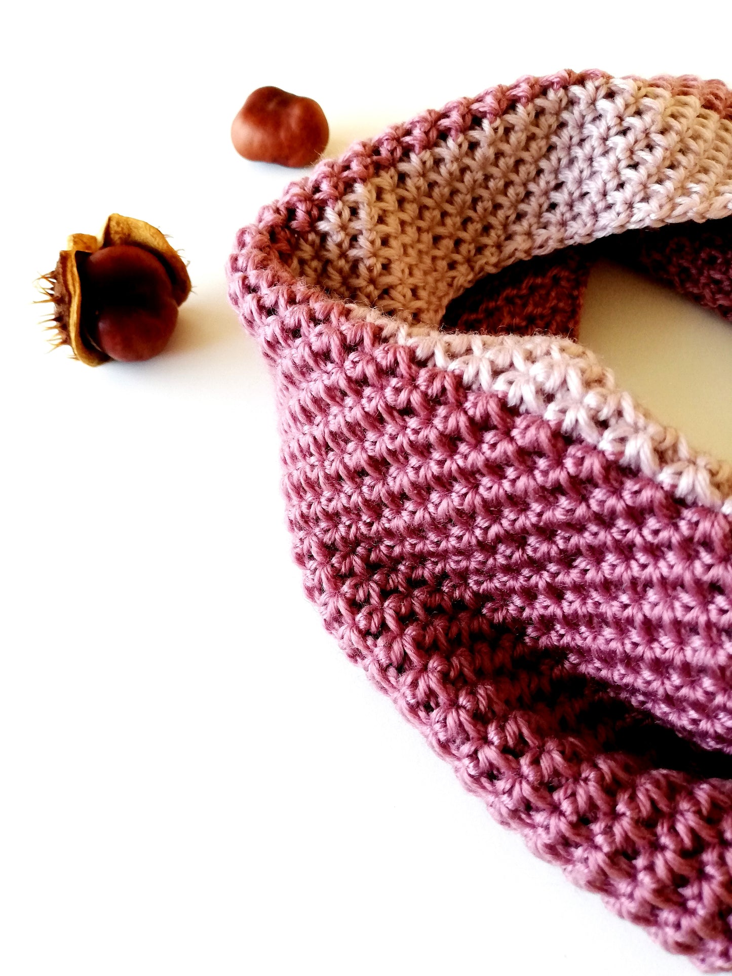 Crochet cowl Scarlett