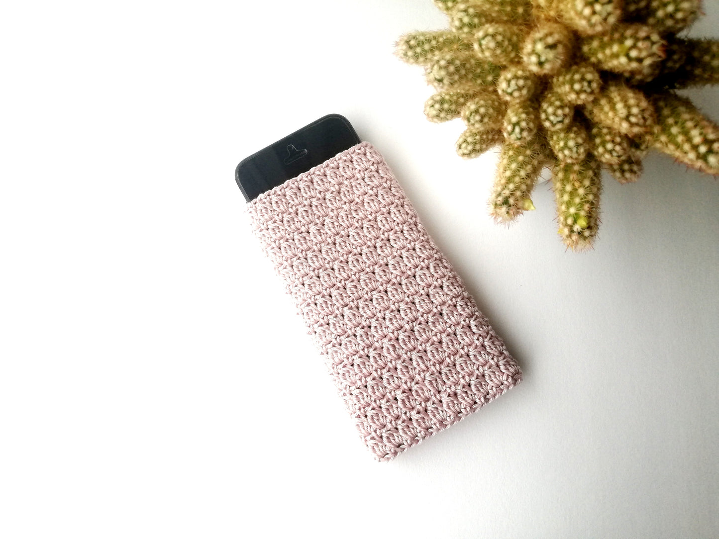 Crochet phone case Olivia