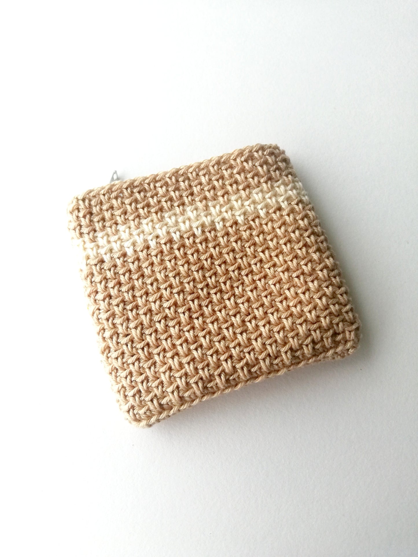 Crochet zipper pouch for headphones Emma
