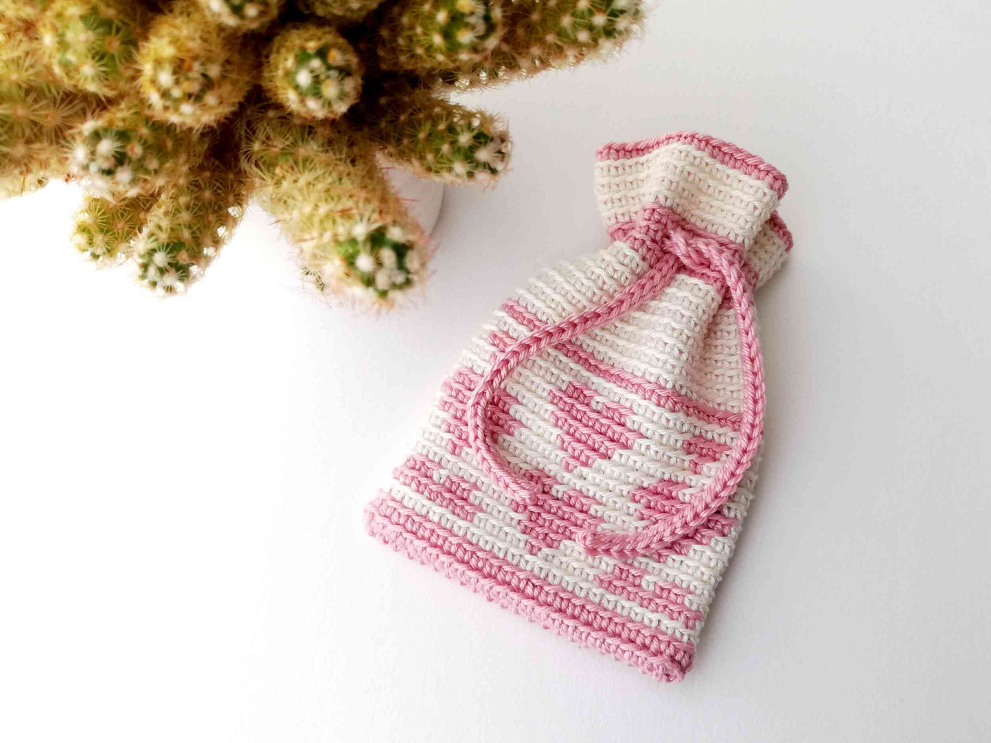 Bolsita con cordón con corazones