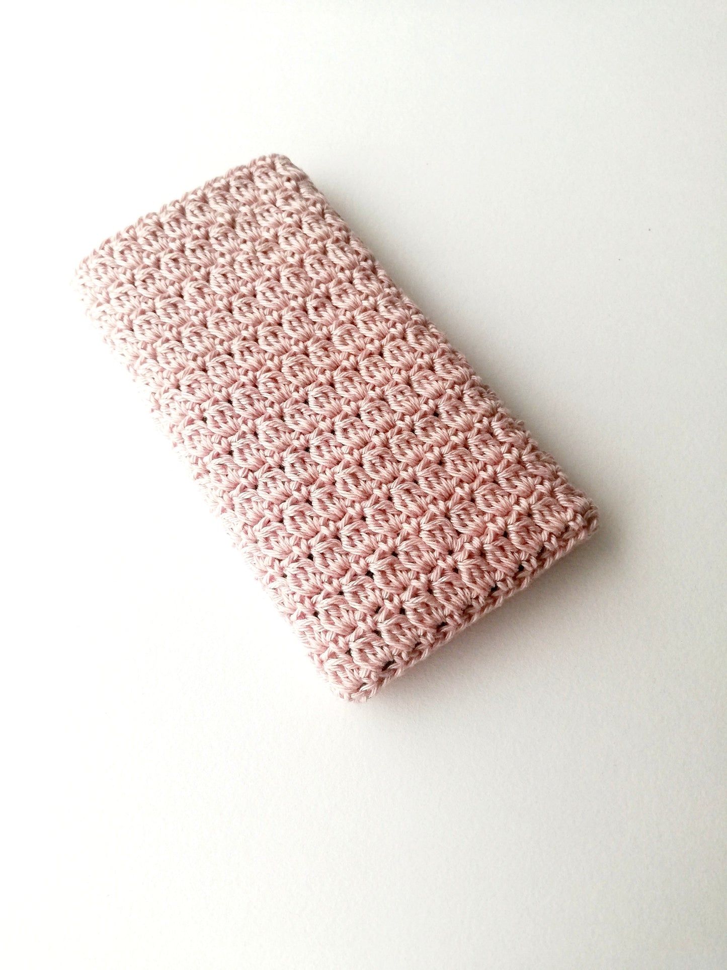 Funda en crochet para teléfono Olivia