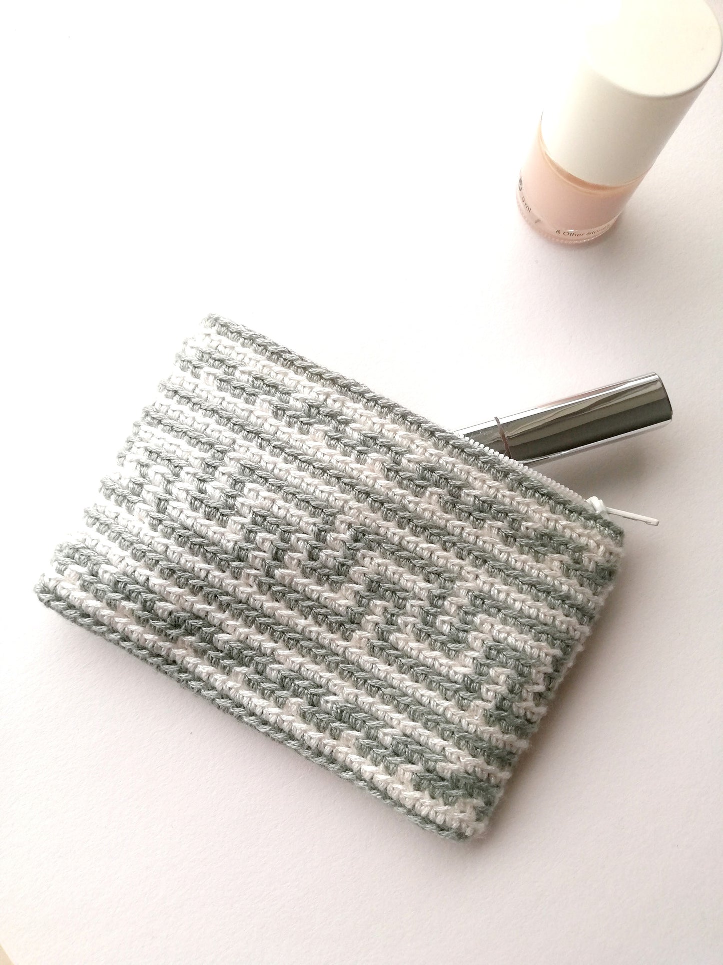 Tapestry crochet zipper pouch Athena