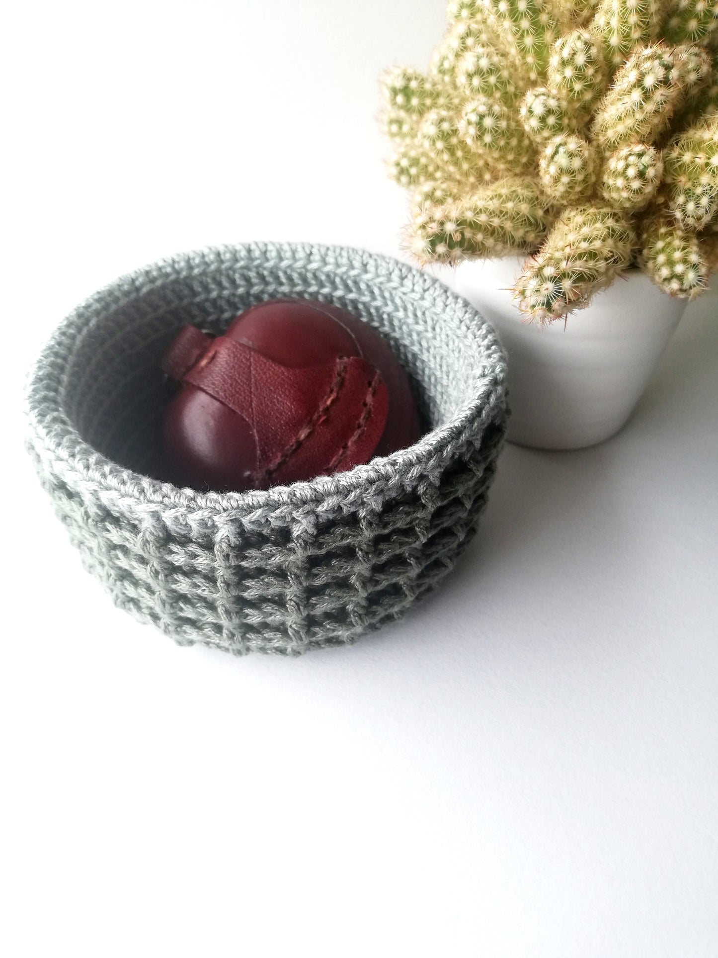 Waffle stitch crochet basket