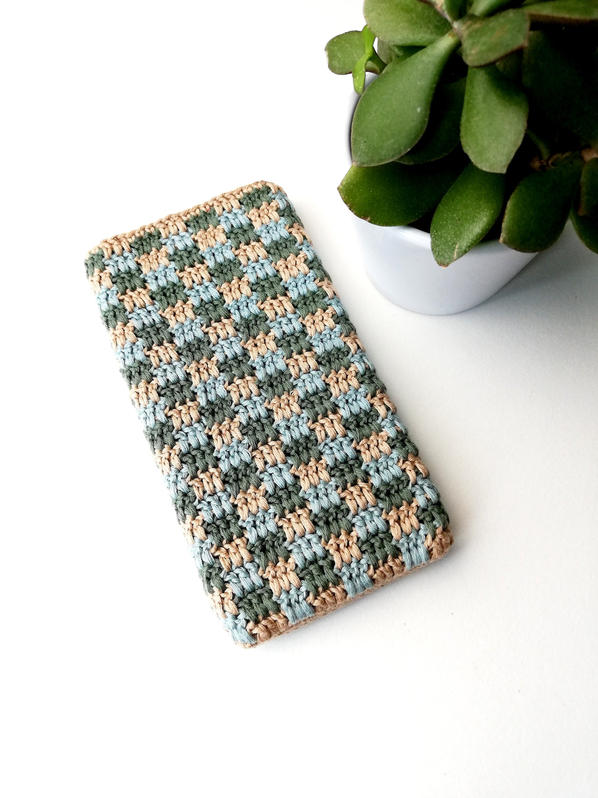 Interlocking blocks crochet phone case – Nordic Hook Interlocking blocks crochet phone case – Nordic Hook