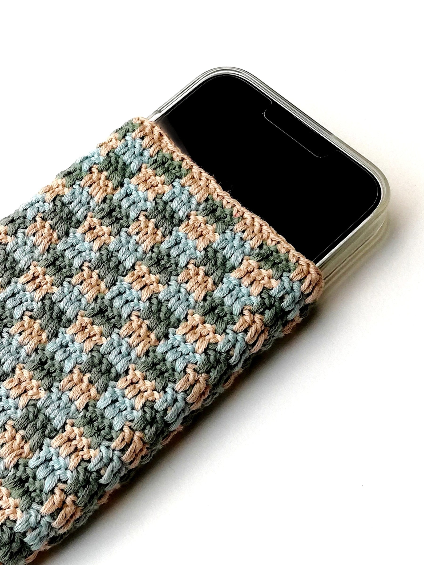 Interlocking blocks crochet phone case – Nordic Hook Interlocking blocks crochet phone case – Nordic Hook