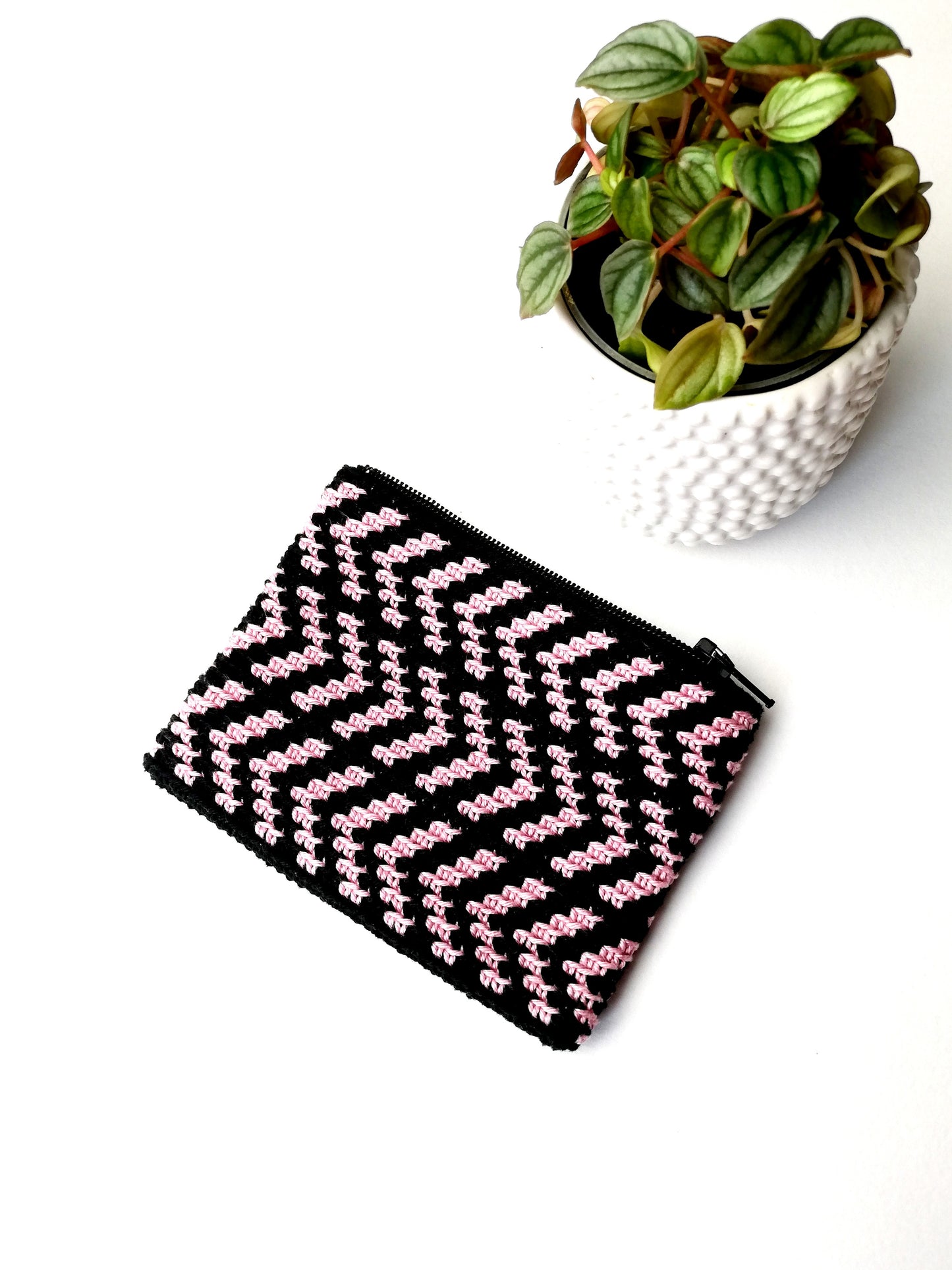 Tapestry crochet zipper pouch Allison