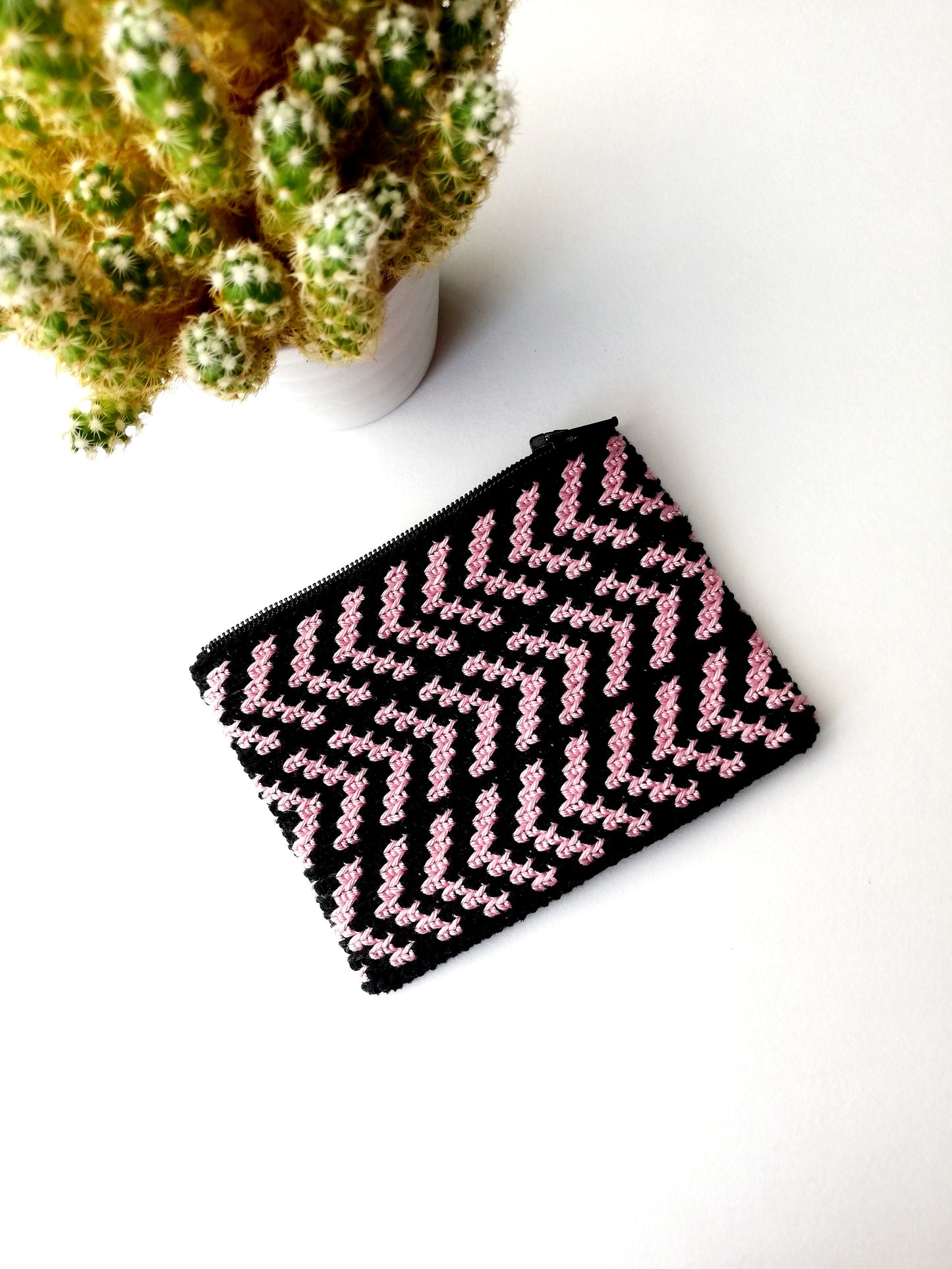 Tapestry crochet zipper pouch Allison