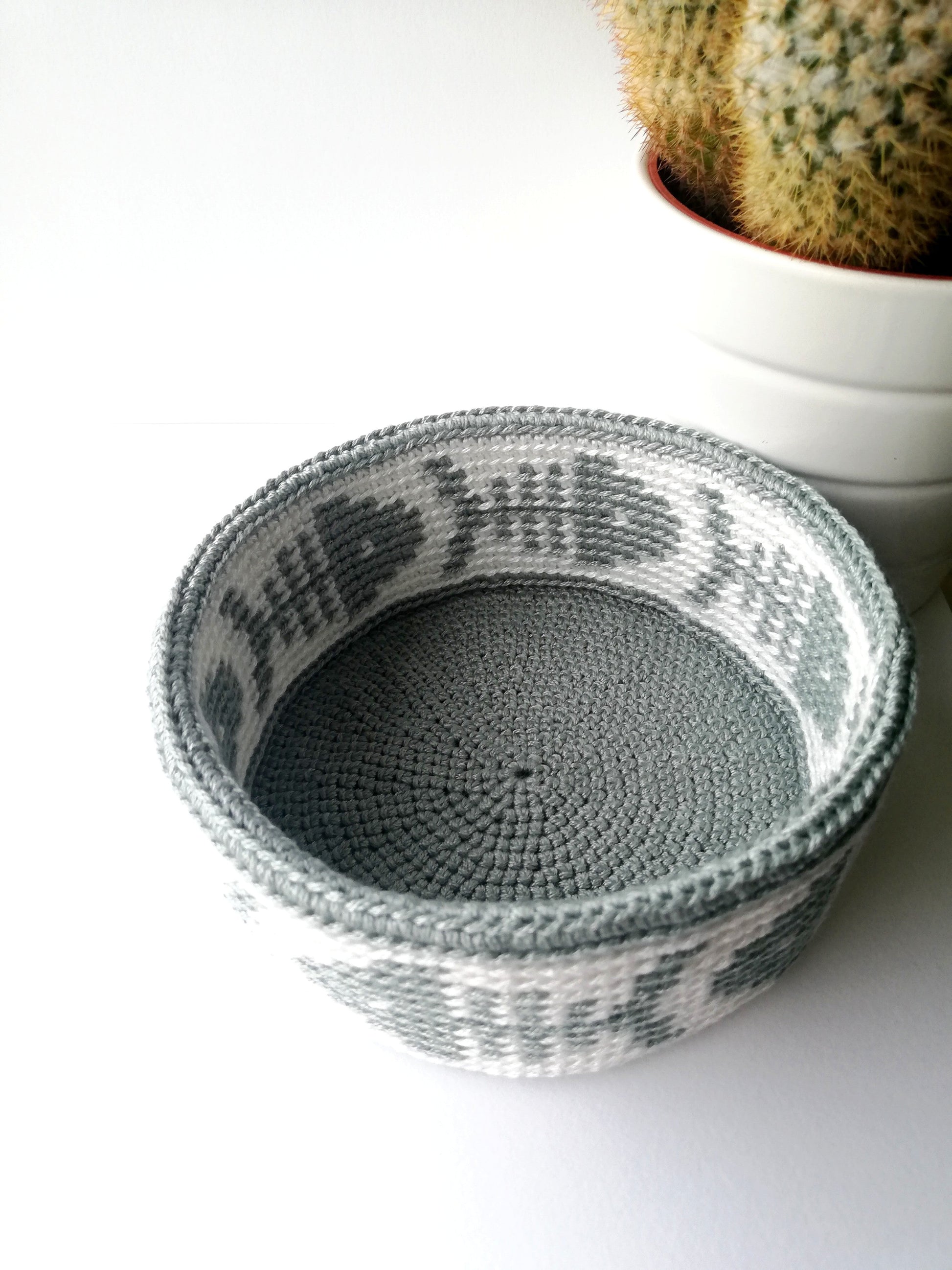 Tapestry crochet basket with fish bones