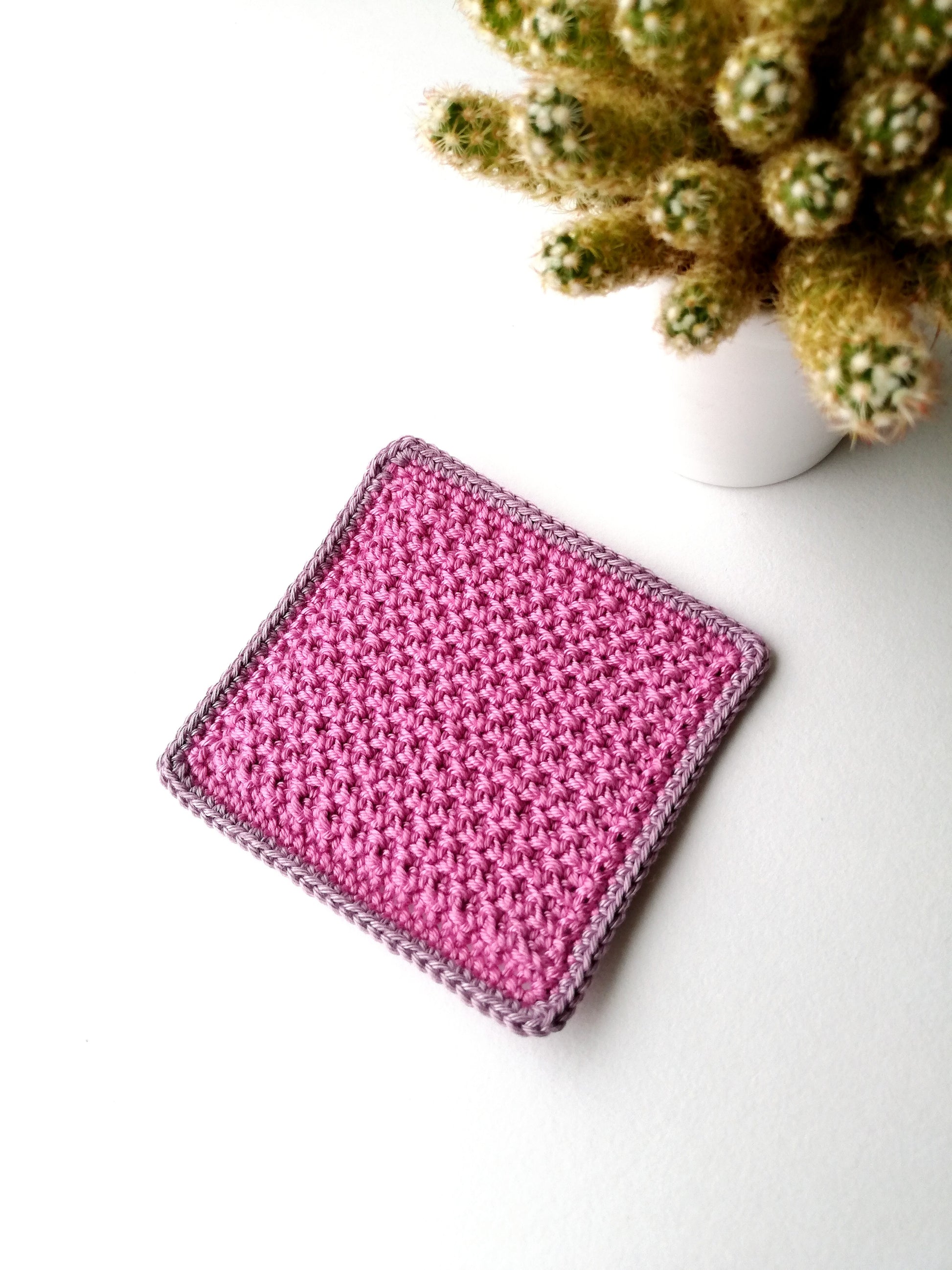 Crochet coaster Raspberry