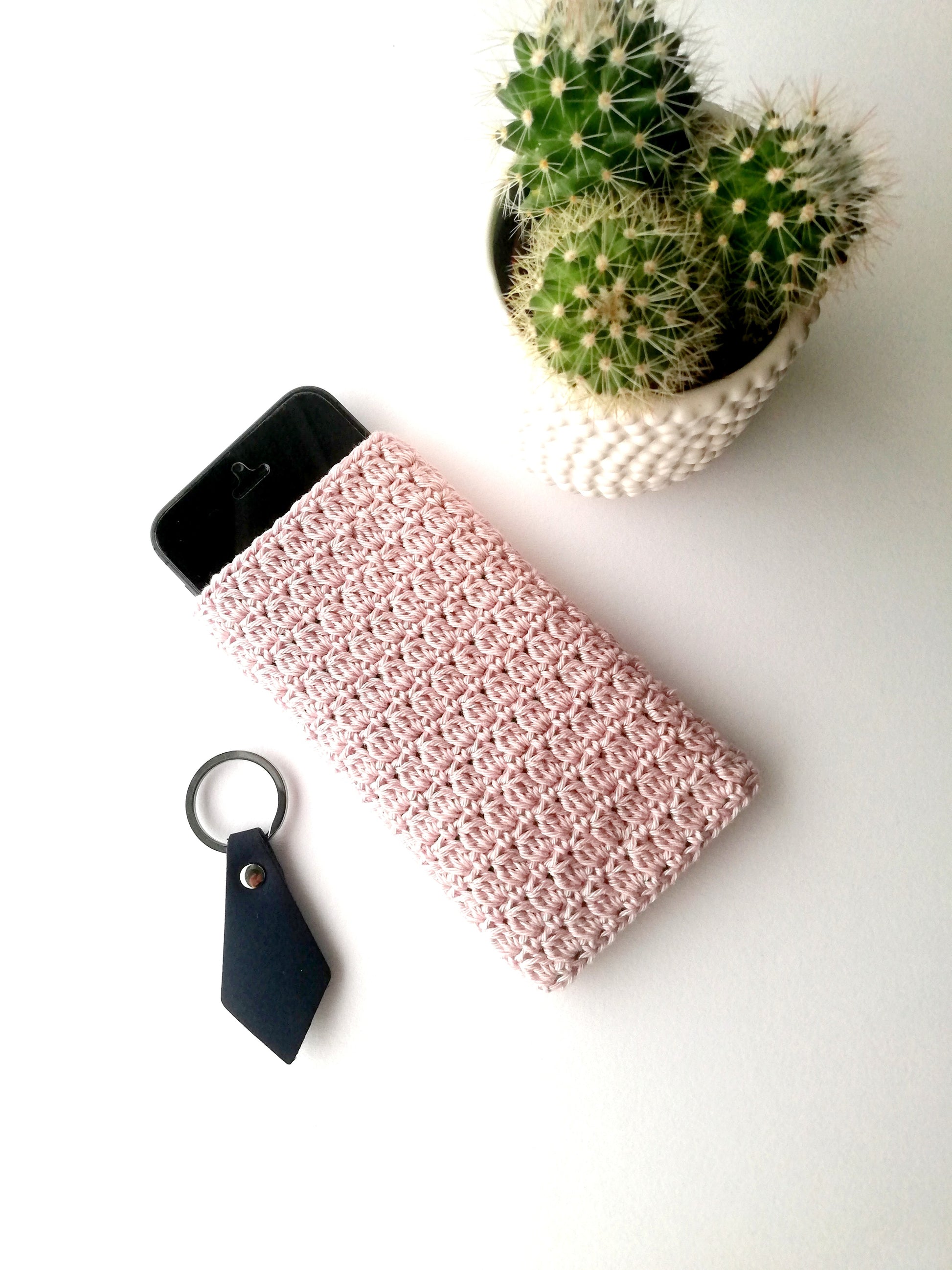 Crochet phone case Olivia – Nordic Hook Crochet phone case Olivia – Nordic Hook