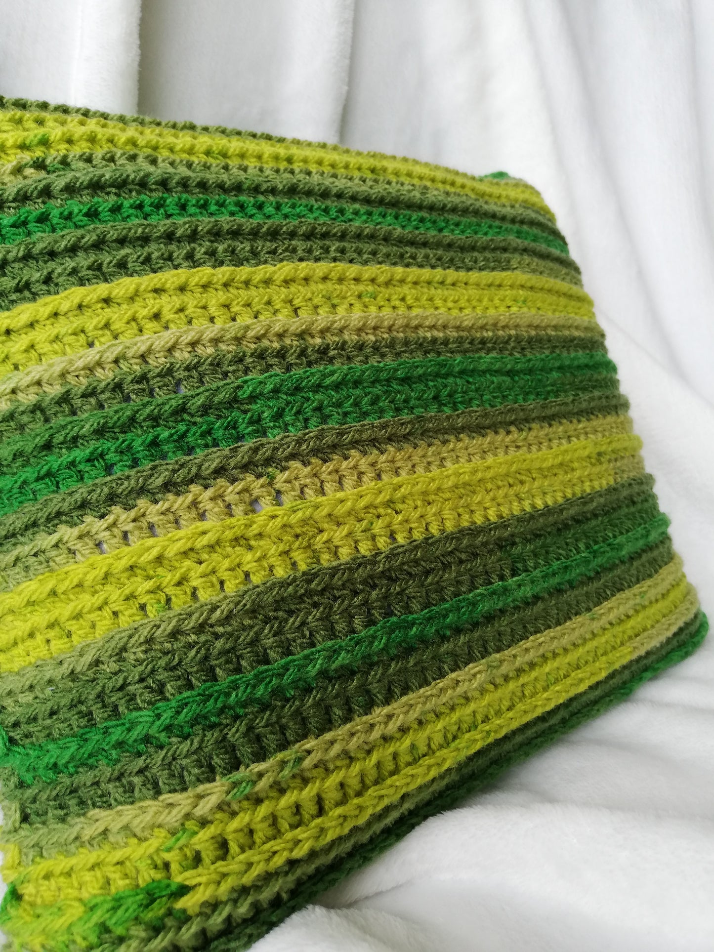 Crochet pattern: easy mini pillow