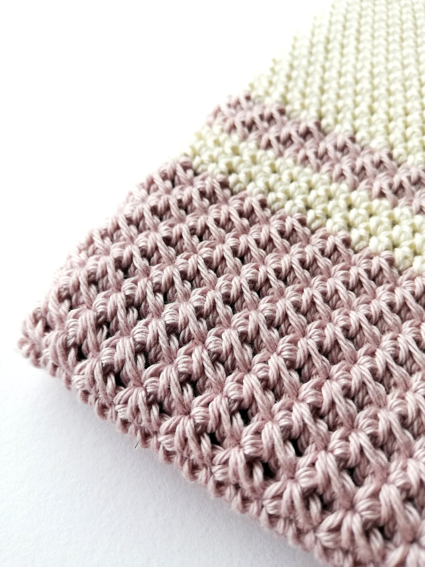 Crochet eReader case Trinity