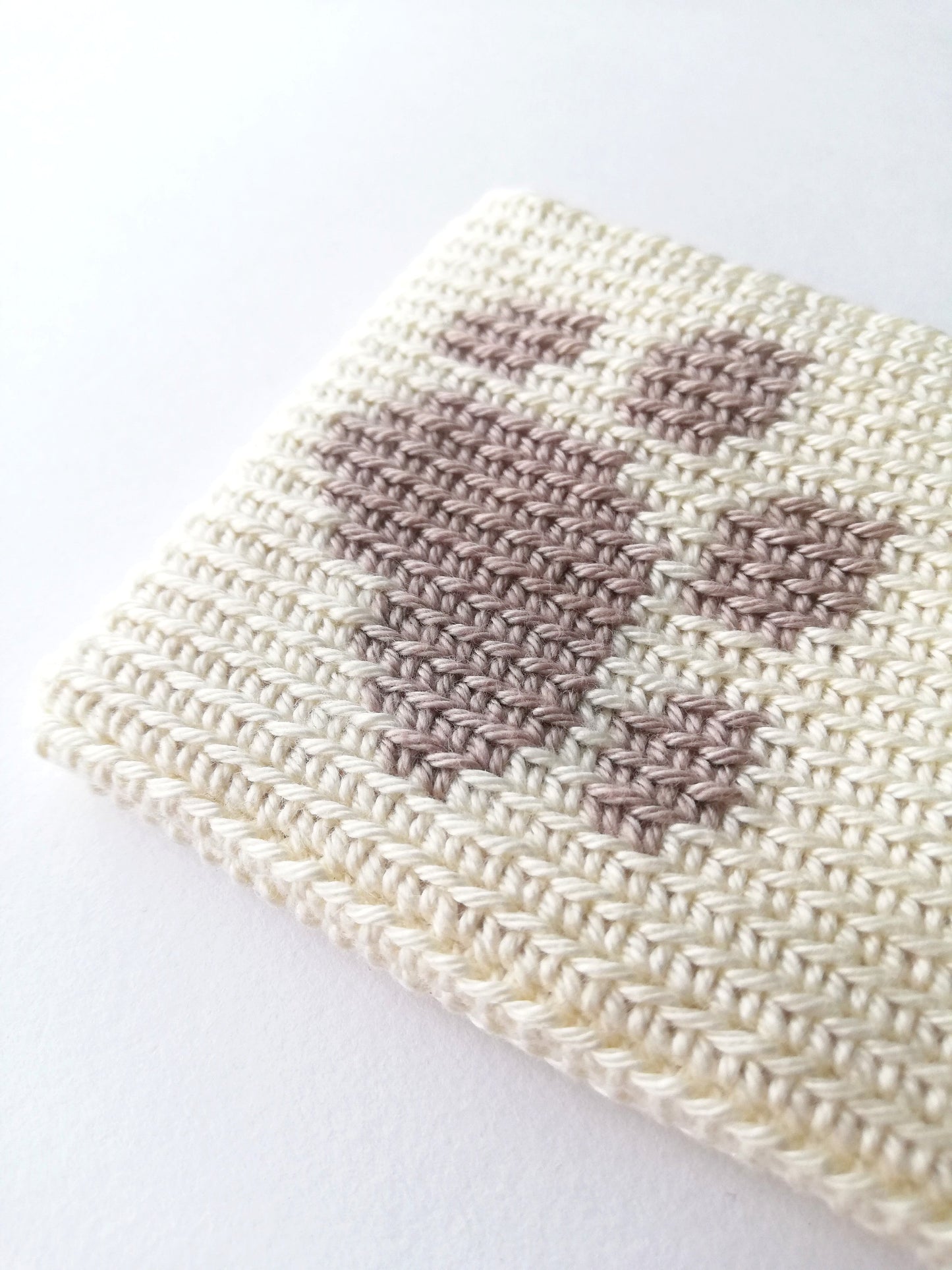 Monedero en crochet tapestry Huella