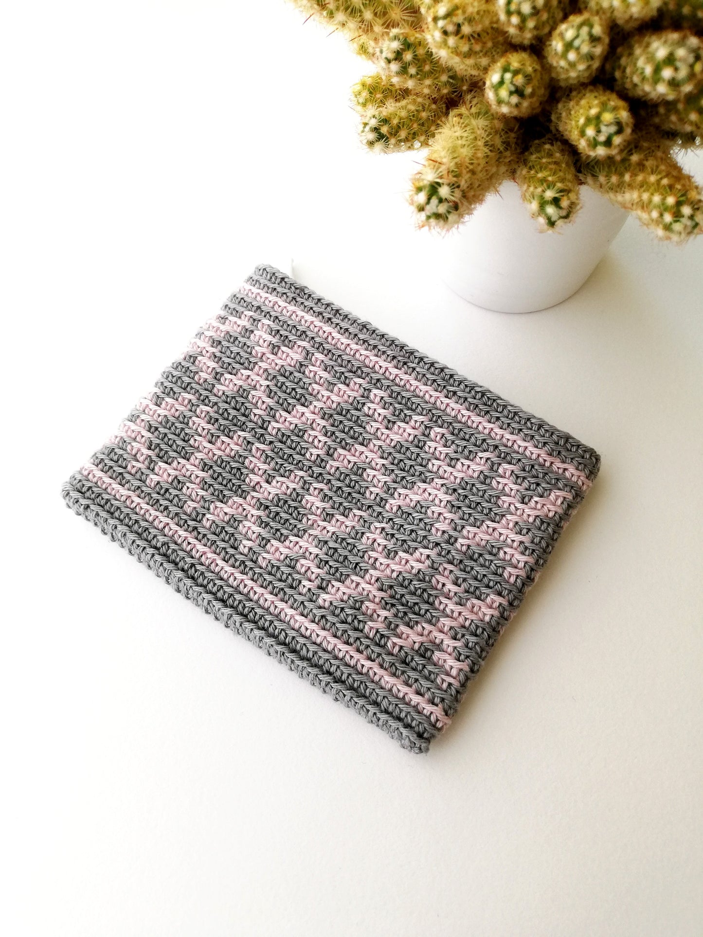 Tapestry crochet zipper pouch Evelyn