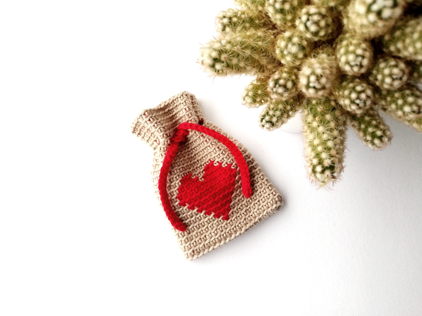 Mini bolsita en crochet tapestry Corazón