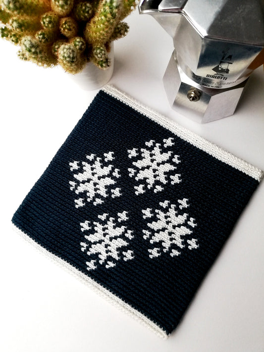 Potholder with Christmas ornaments