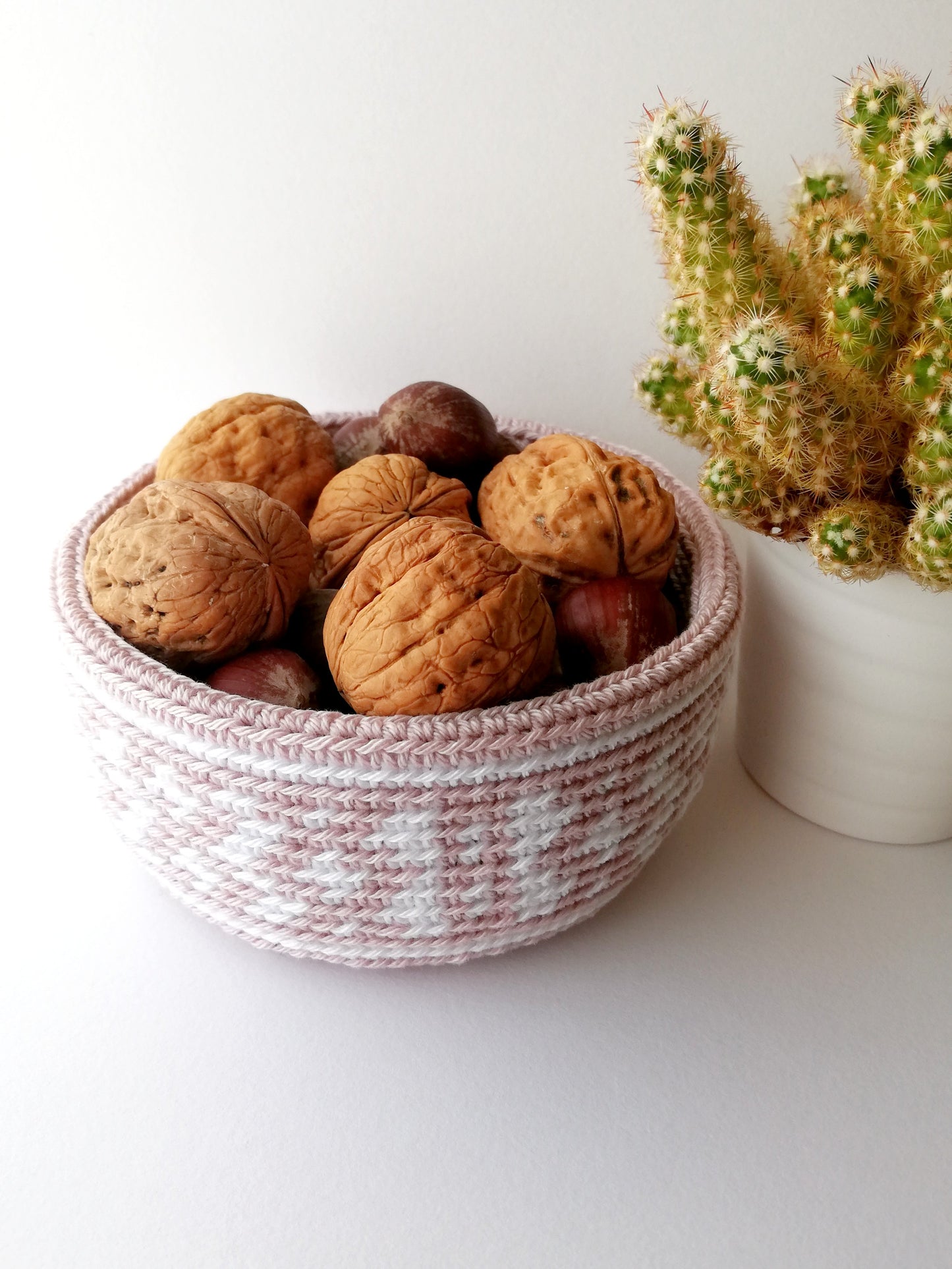 Crochet pattern: tapestry crochet basket Isabella