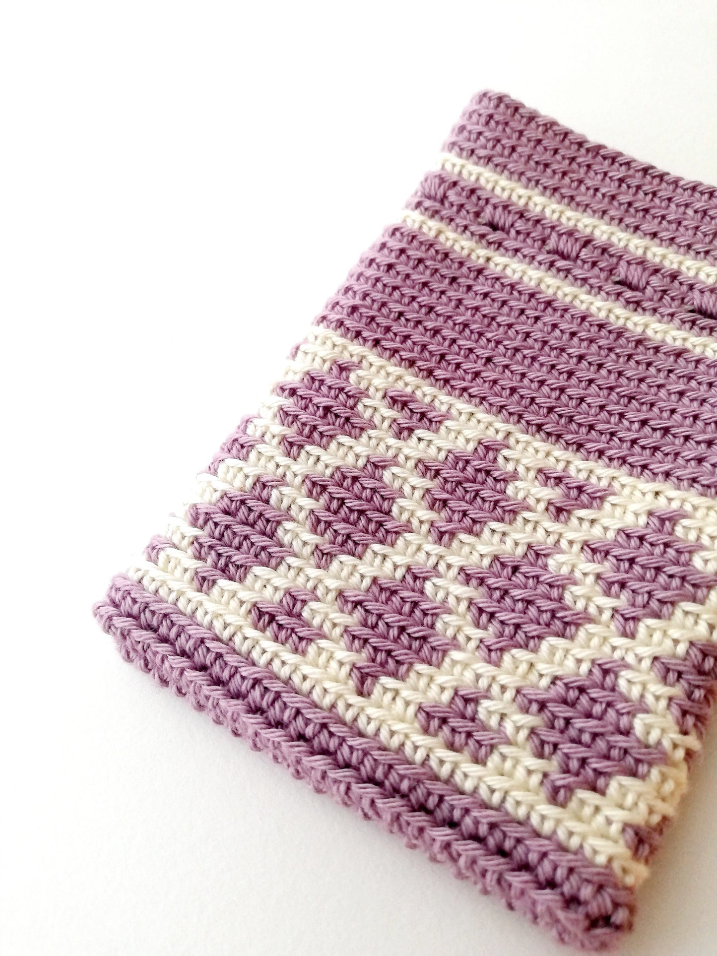 Bolsita con cordón en crochet tapestry Lucy