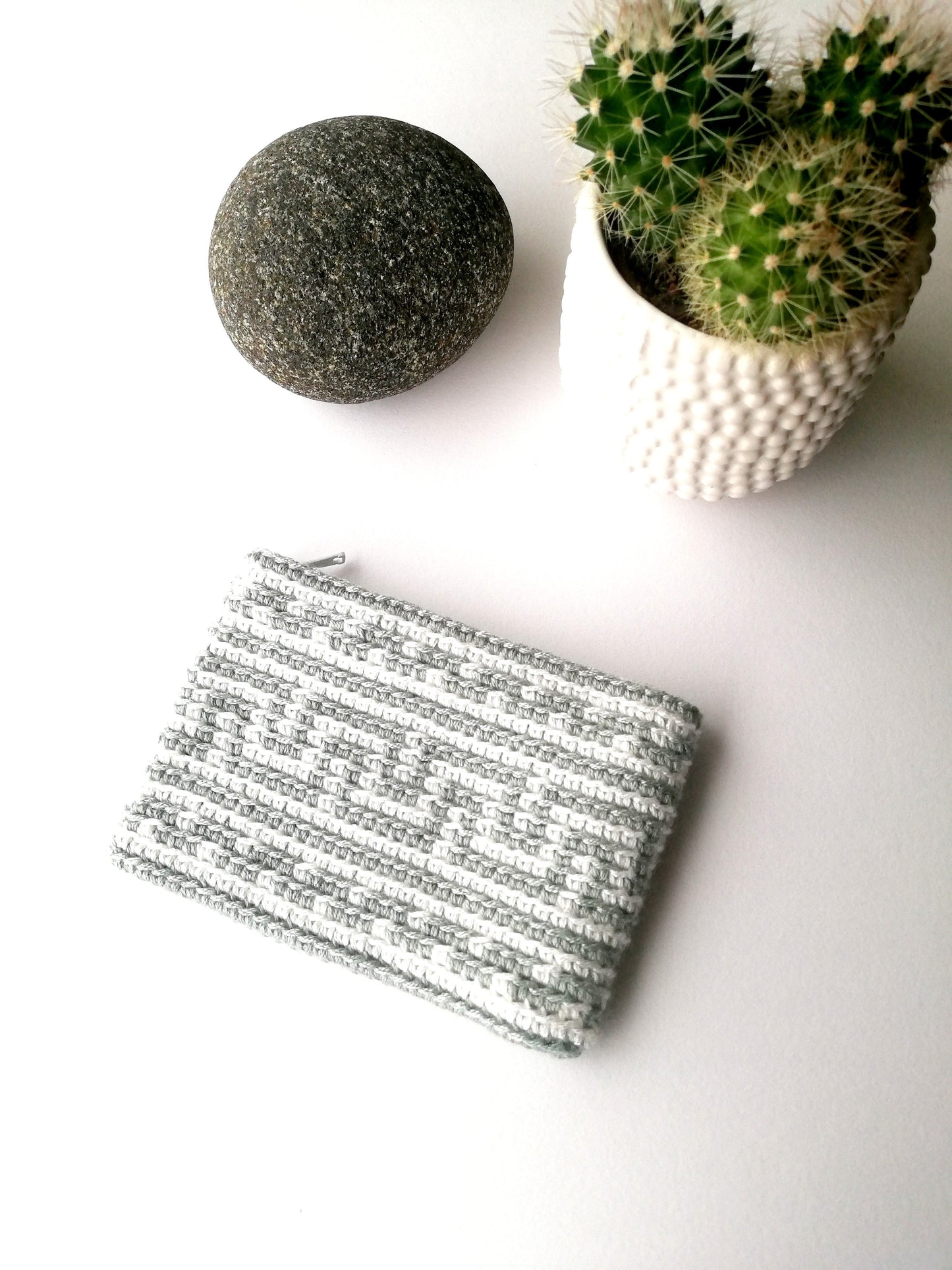 Tapestry crochet zipper pouch Athena