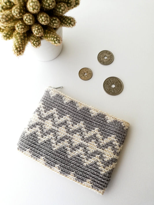 Zigzag diamond pouch